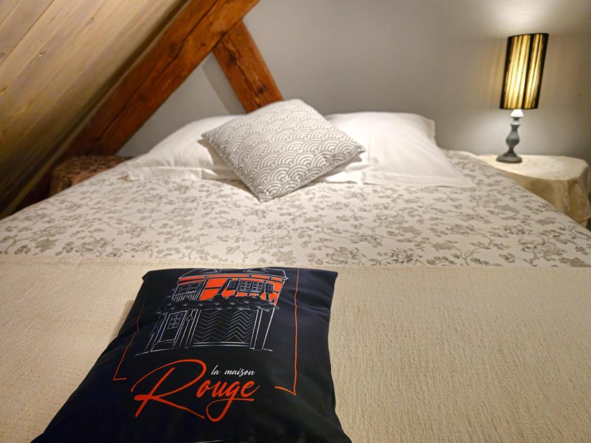 La Maison Rouge Au Coeur De La Ville. Olenevka Ngoại thất bức ảnh