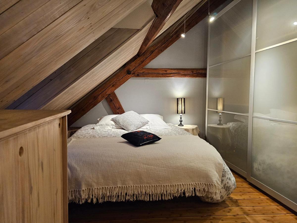 La Maison Rouge Au Coeur De La Ville. Olenevka Ngoại thất bức ảnh